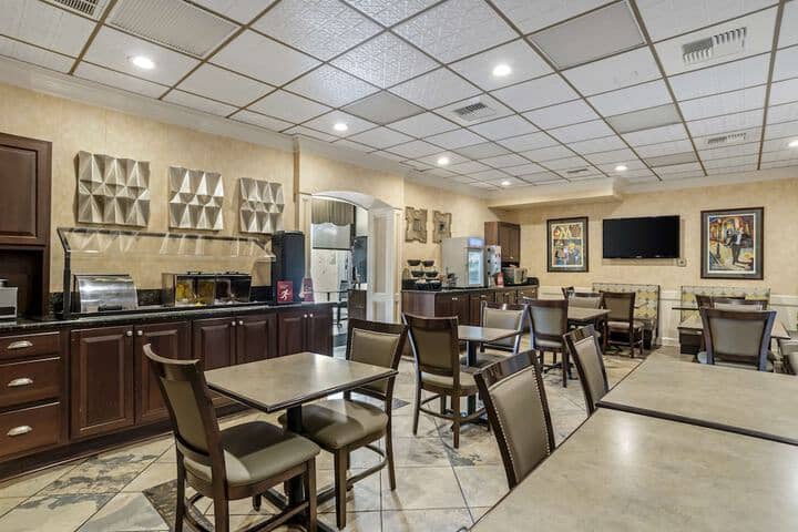 Breakfast area